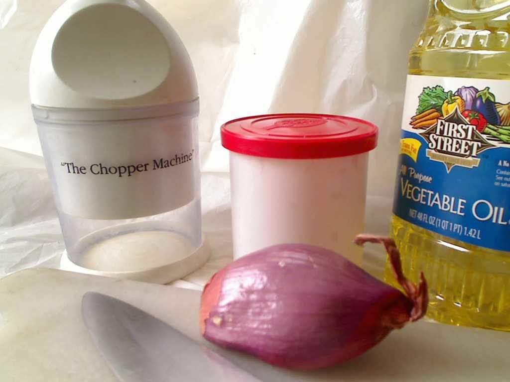 Chopped shallots in oil