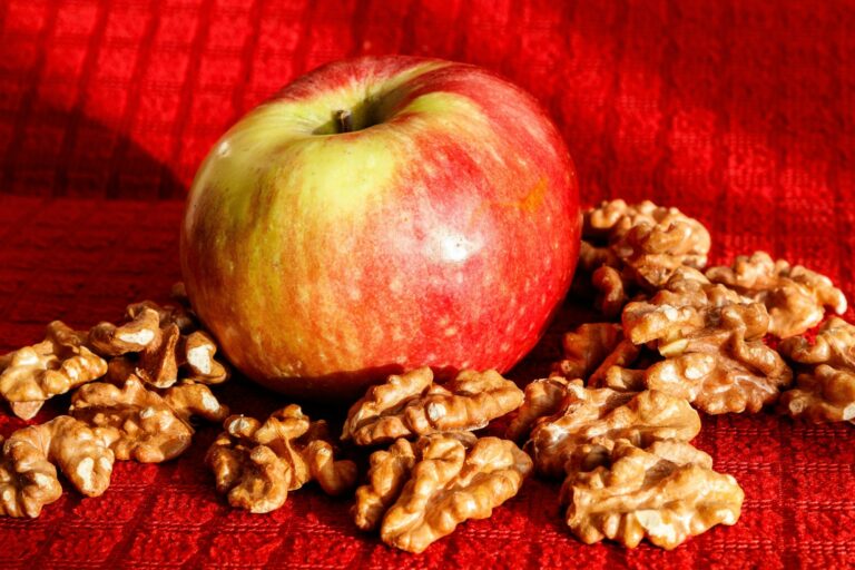 Apple and Walnuts