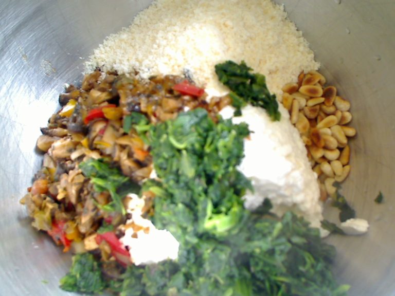 Cottage Cheese, Vegetables, Spinach, Pinenuts