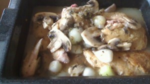 Chicken with mushrooms and onions in the Nesco