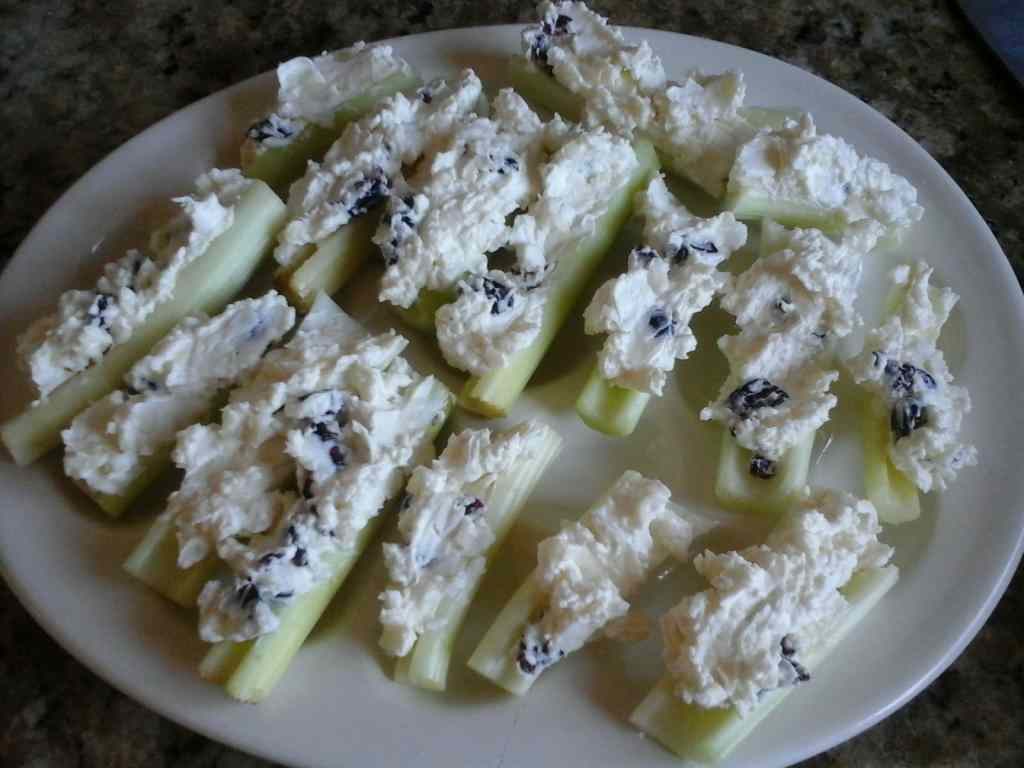 Cream Cheese Cranberry Stuffed Celery