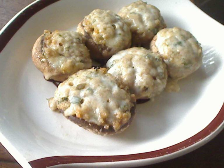 Stuffed Mushrooms in Wine Sauce