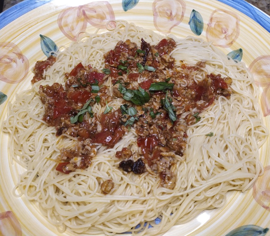 pasta with fresh tomatoes and clams