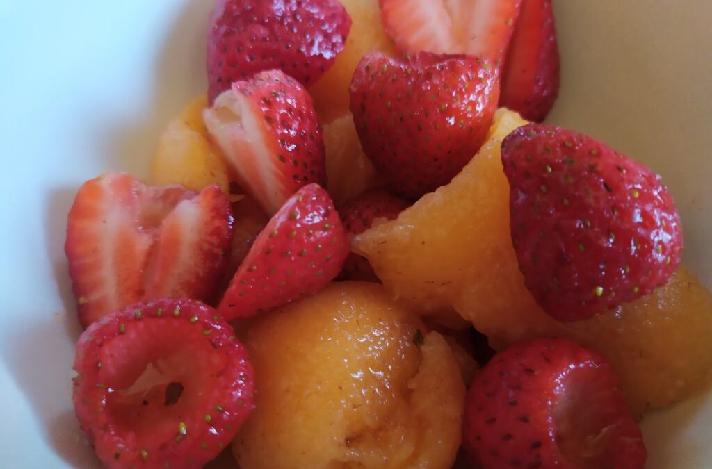 Spicy Strawberry Cantaloupe Salad