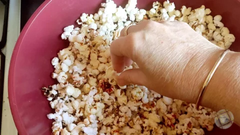 Pizza-Flavored Stovetop Popcorn