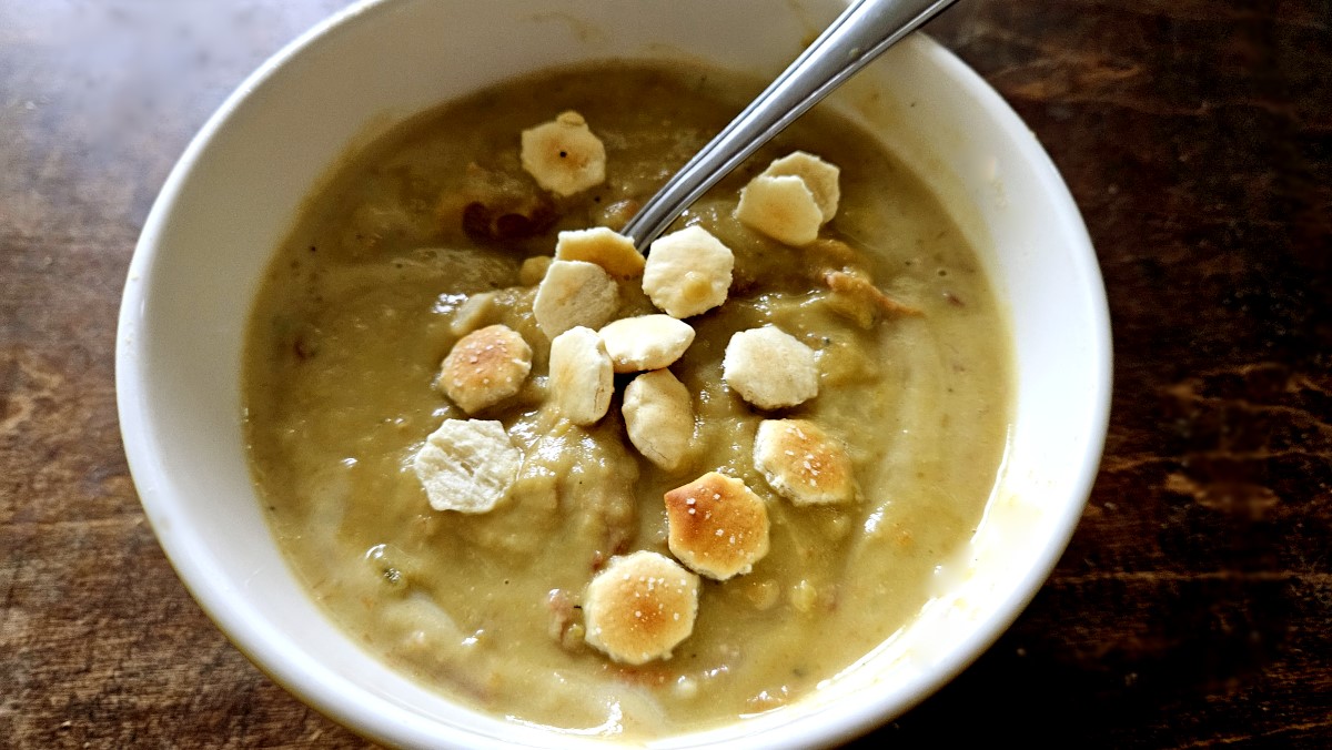 Split Pea Soup With Ham Served