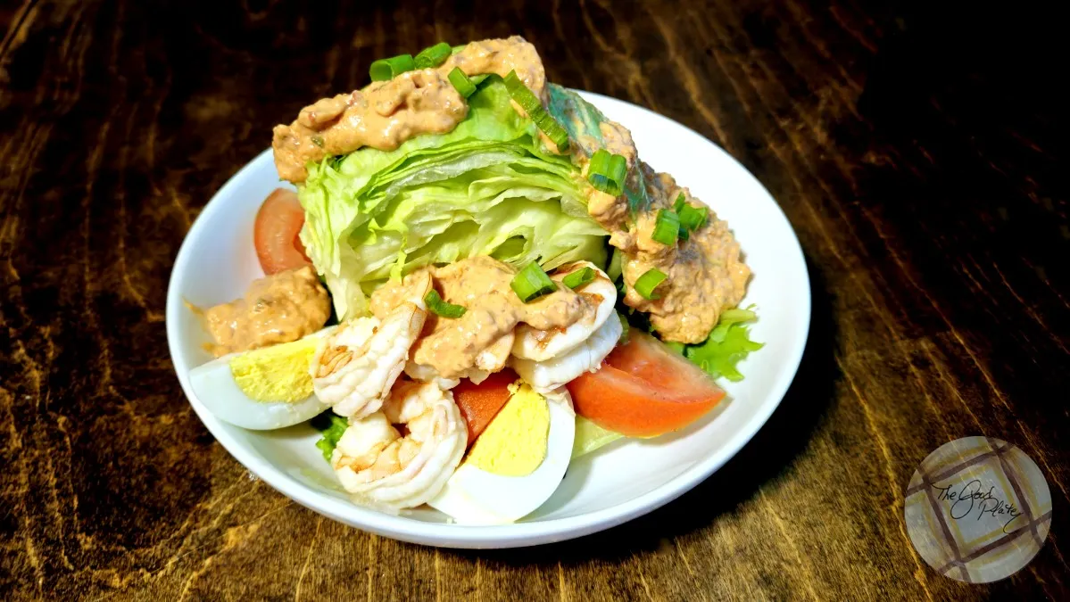 Shrimp Wedge Salad Salsa Dressing Garlic Bread Plated