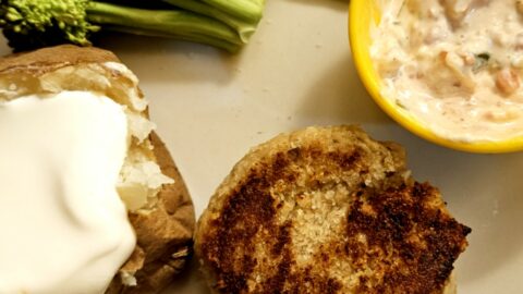 Salmon Cakes Featured