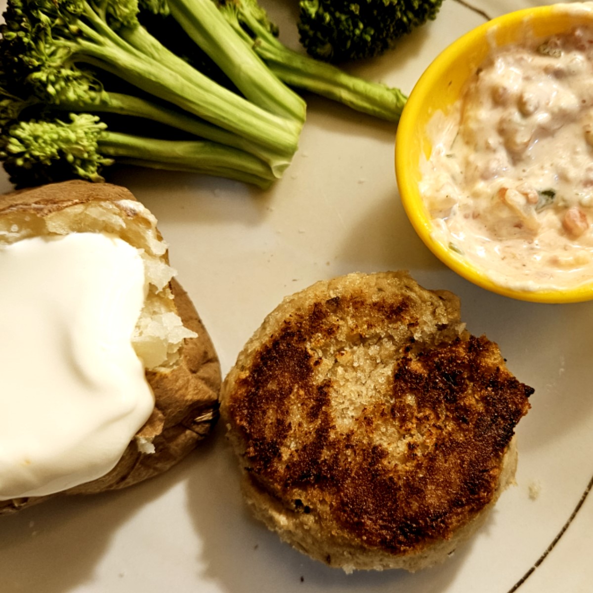 Salmon Cakes Featured