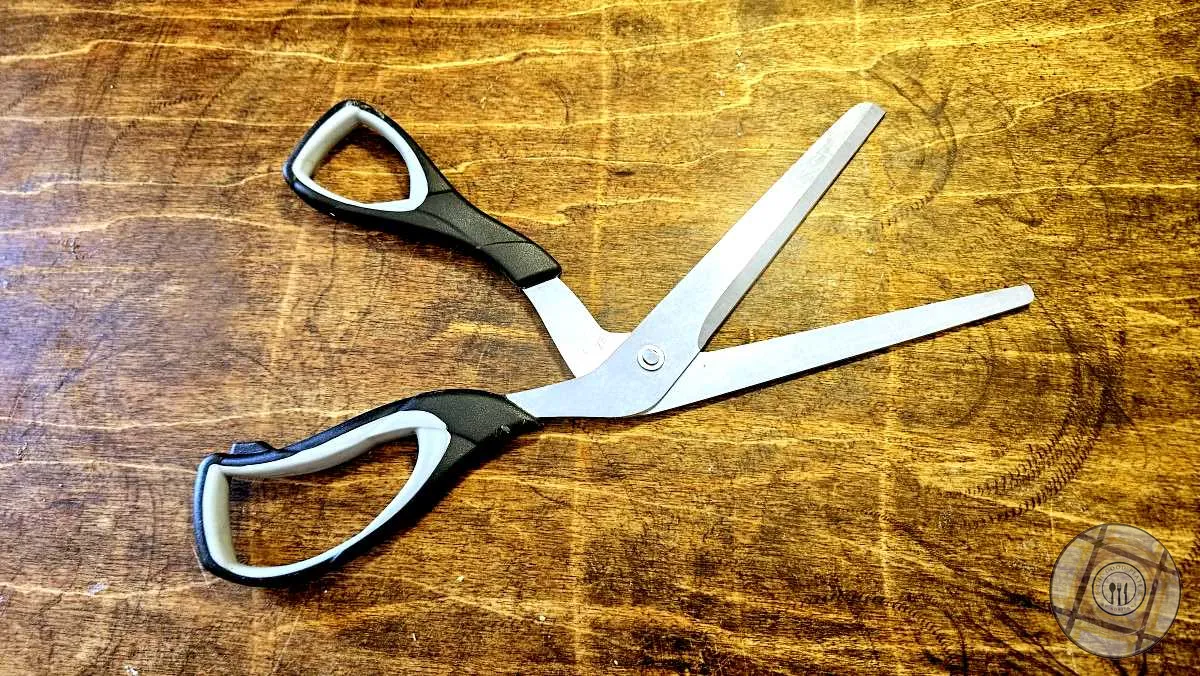 Pizza Scissors Open